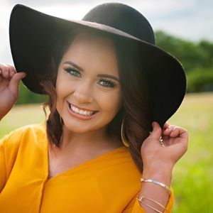 Meet your Posher, Sarah beth
